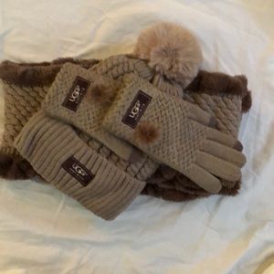 NEW❣️ 2-tone hat, scarf and gloves set